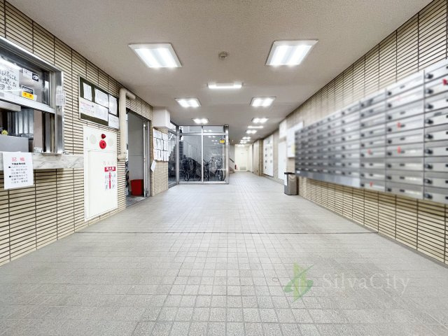 方南町セントラルマンションのロビー|エントランスホール
