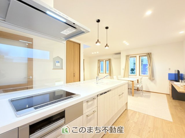 宇都宮市砥上モデルのキッチン|人気の対面式キッチン☆料理をしながらご家族とコミュニケーションが取れます♪