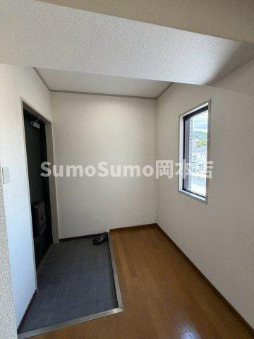 ベルヴィ本山中町の玄関|収納もある玄関です