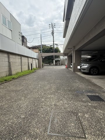 クレアモントハウス（駐車場）の外観