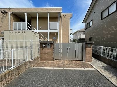 レオパレスさくらのエントランス