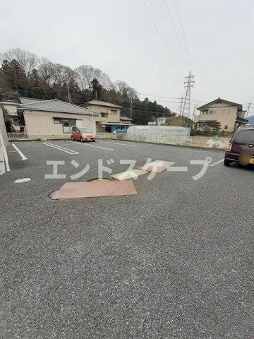 ペニーレインの駐車場|高崎、前橋のお部屋探しはエンドスケープまで！お客様の理想お聞かせ下さい♪