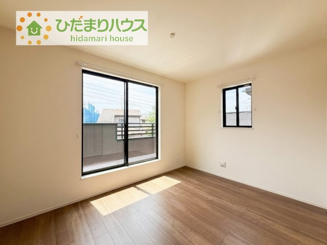 【洋室】 | つくばみらい市伊奈東41番　新築戸建　B号棟 | 夏場に心地良いひんやり感はフローリングならでは☆彡