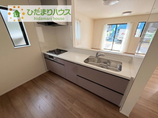 【キッチン】 | つくばみらい市伊奈東41番　新築戸建　B号棟 | 家族と会話しながら料理できるオープンカウンター♪