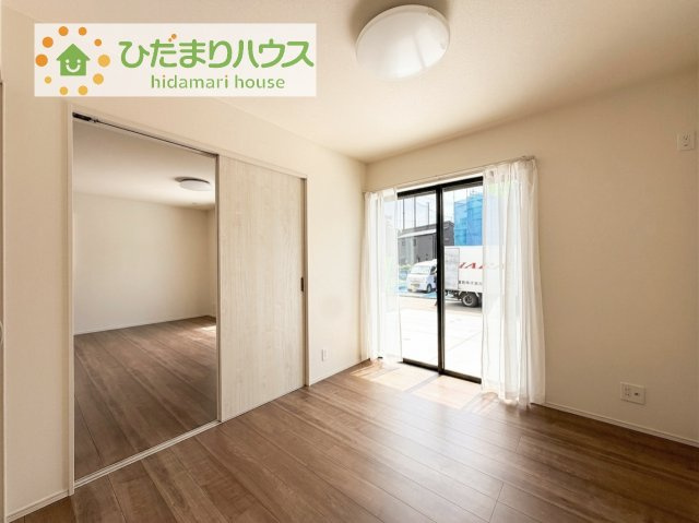 【洋室】 | つくばみらい市伊奈東41番　新築戸建　B号棟 | お掃除しやすく、清潔感を保てるのでダニも発生しにくいフローリング♪