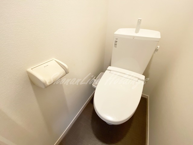 茅ヶ崎市小和田３丁目の賃貸マンションのトイレ|清潔感のあるトイレです