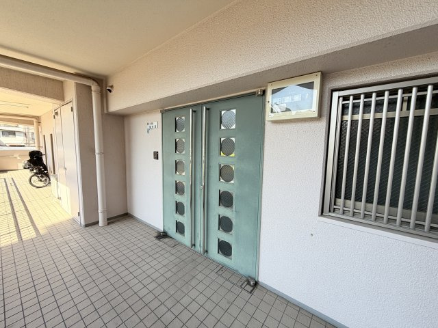 摩耶コート壱番館のエントランス