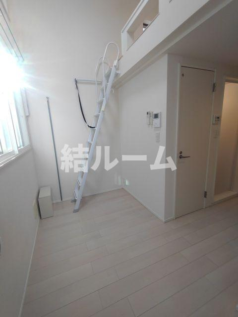 豊島区南大塚１丁目のアパートの居間・リビング