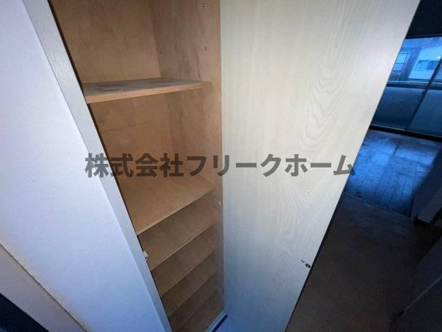 三鷹市上連雀３丁目の賃貸マンションの収納