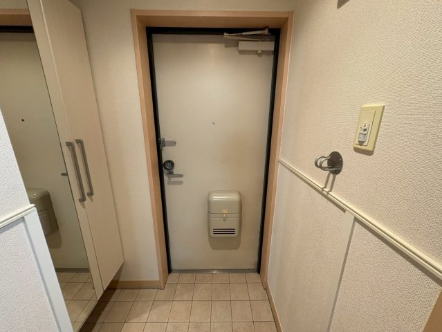 メゾンラフィネの玄関