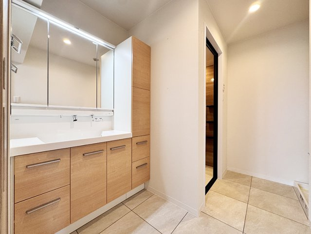 ハイシティ馬橋の独立洗面台|ドキドキの新生活も、安心してスタート。ぴったりの住まいを見つけませんか？クランディアが一緒に住まい選びをサポートします‼　まずは、お気軽にお問合せください　＃クランディア