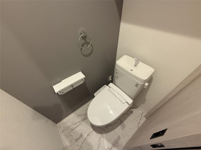 【トイレ】青空とそよ風のメゾン