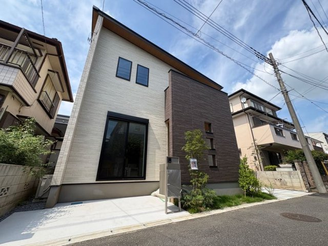 春日部市新宿新田　新築一戸建ての外観