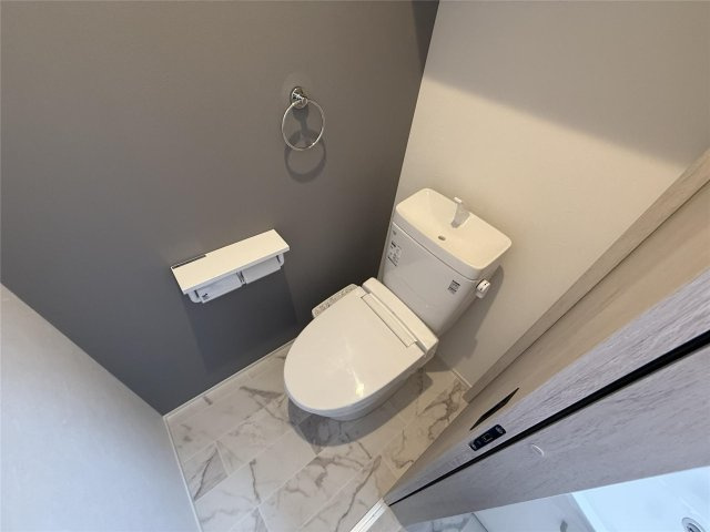 【トイレ】青空とそよ風のメゾン