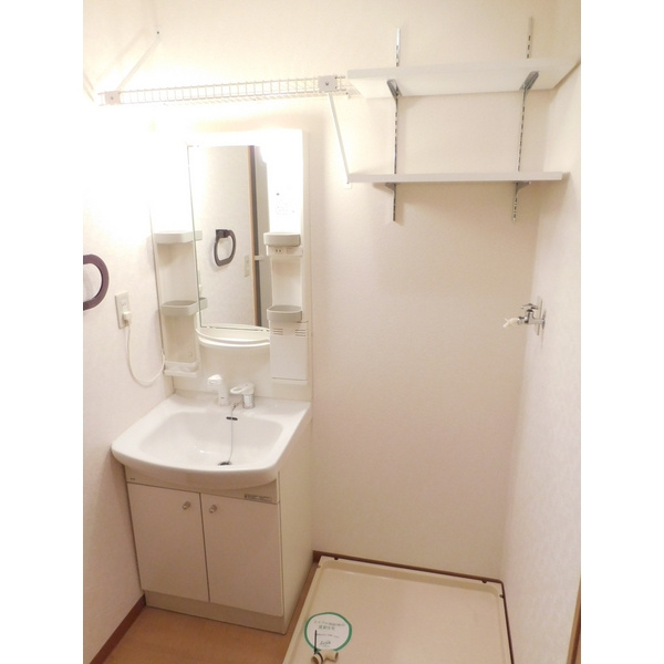 コンフォート岩槻Ａの独立洗面台