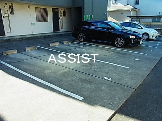 ベルハウス貫井B棟の駐車場