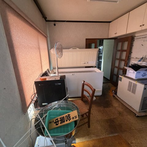 登別市中登別町133-27テナントの駐車場