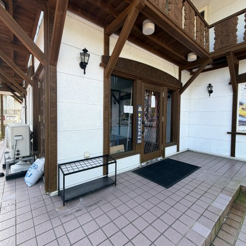 登別市中登別町133-27テナントのエントランス