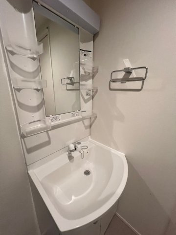 メゾンドパレワンの独立洗面台
