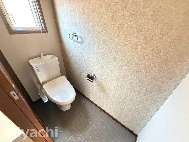 徳島市佐古六番町の一戸建てのトイレ