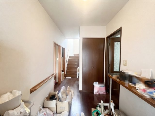 佐野市牧町｜積水ハウス施工の注文住宅　ゆとりある6LDK・自然を望む住環境の玄関|収納もある玄関です