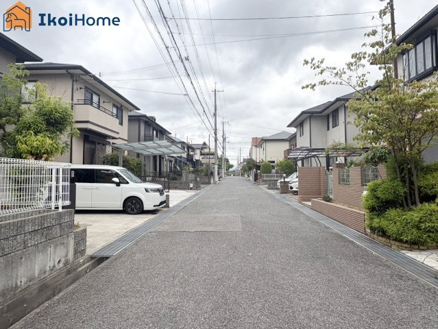神戸市西区井吹台西町３丁中古戸建の前面道路含む現地写真|【ホームページに現地動画掲載中】●年中無休：当日予約可●前面道路は幅員約5ｍ、交通量少なめで安心！