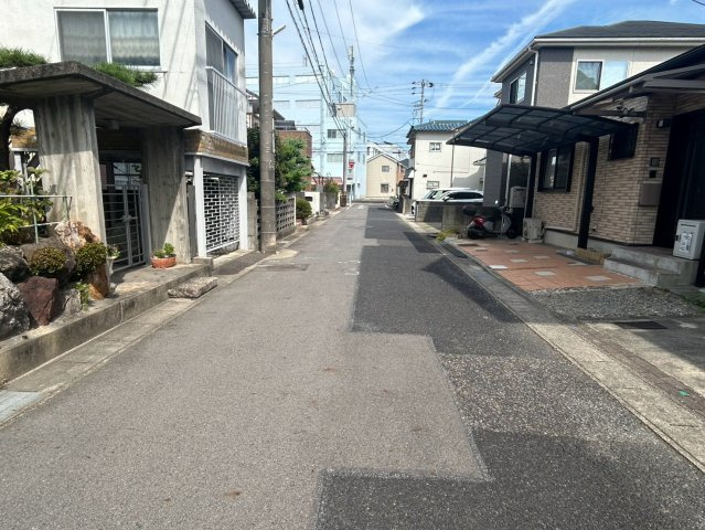 【前面道路含む現地写真】の画像
