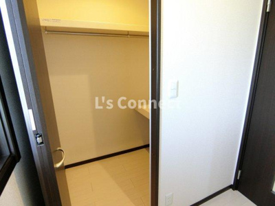 【収納】 | サンライズ江合錦町 | ウォークインクローゼットでお荷物もすっきり収納。