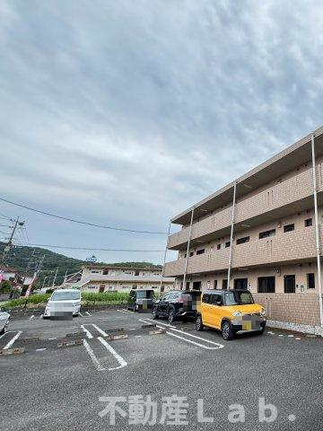 ビリューマンションの駐車場