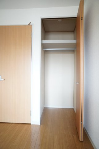 ヴィラージュ市川大町の収納|洋室収納♪※同間取・別部屋の写真です。