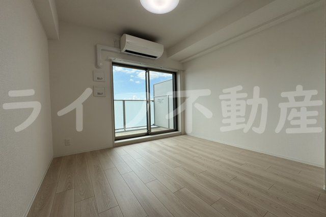 CREST TAPP 大阪EASTの洋室|落ち着いた色調の洋室です