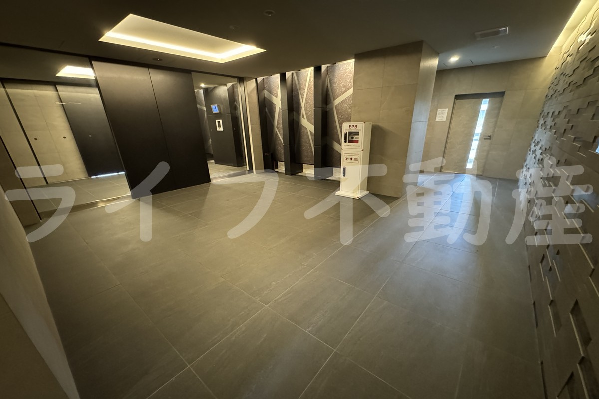 CREST TAPP 大阪EASTのロビー|建物の内部です