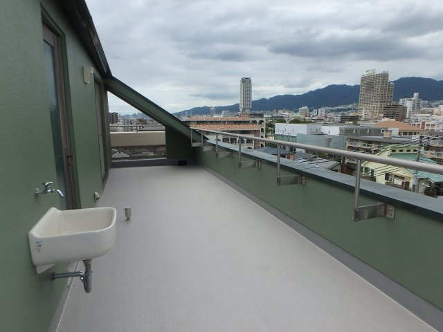 ワコーレ住吉川　WESTのバルコニー