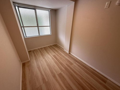 豊田第一コーポラスの洋室|使い勝手のいい洋室です