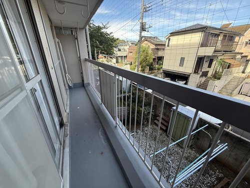 豊田第一コーポラスのバルコニー|お洗濯にも便利なバルコニー付き