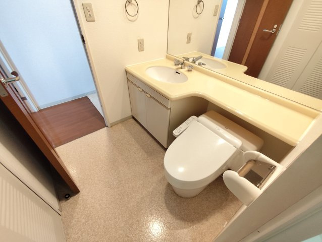 パレルモコートの洗面所