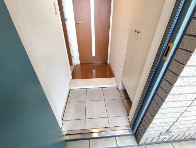 パレルモコートの玄関