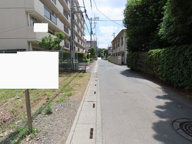 鶴ヶ島市鶴ヶ丘売地の前面道路含む現地写真