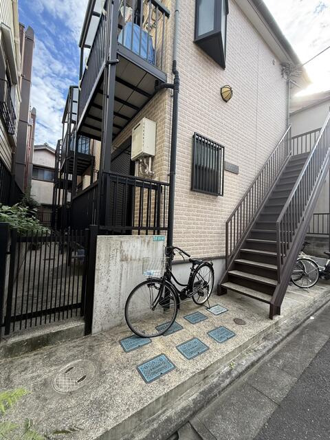 コーポハイブリッジのエントランス