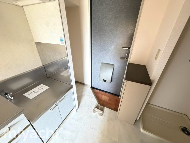 徳島市北矢三町４丁目のアパートの玄関
