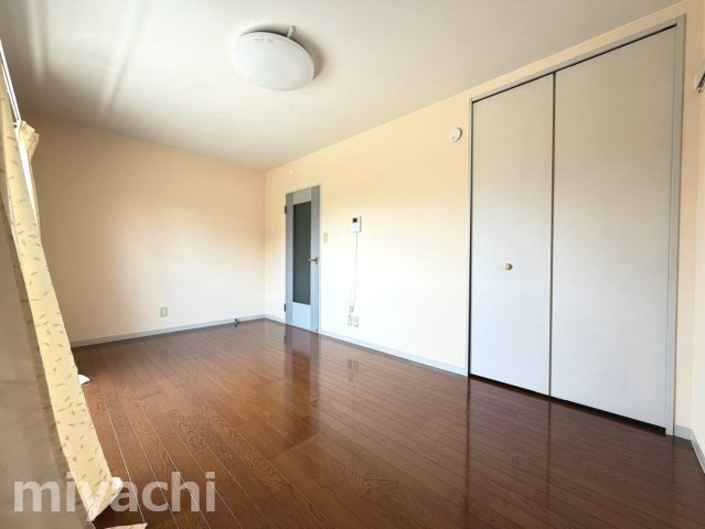 徳島市北矢三町４丁目のアパートの洋室