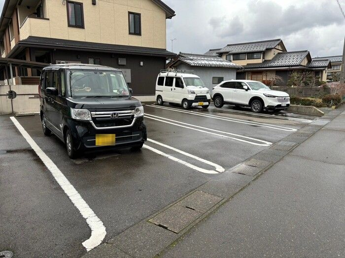 ＮＡＧＯＭＩの駐車場