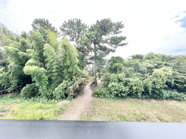 磐田市 前野のバルコニー|こちらは、バルコニーになります。晴れた日は沢山のお洗濯物が干せて気持ちが良いですね☆