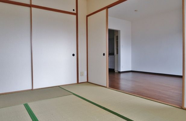 イーストパーク胡録台の和室