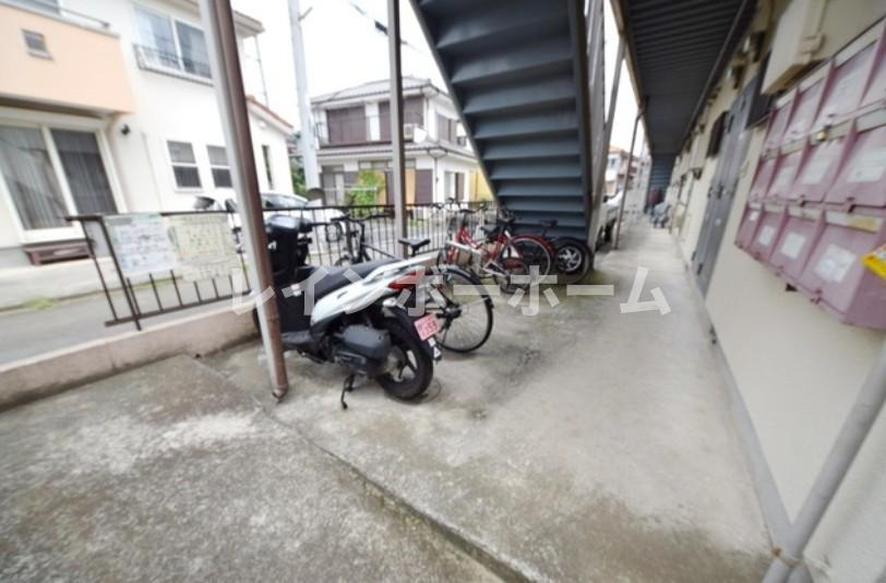 メイプル柳瀬川のエントランス