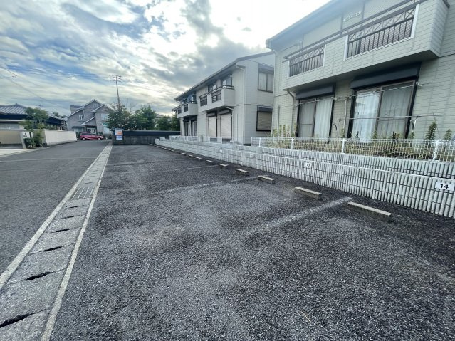 ソルトフィールドＮ・Ｍ Ａ棟の駐車場