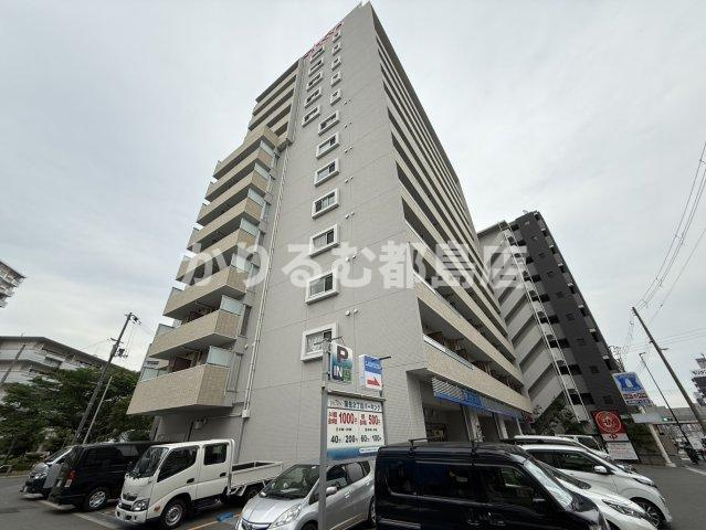 W.O.B.KYOBASHI の外観