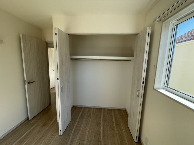 並木町3丁目戸建賃貸住宅の内装|洋室2  収納