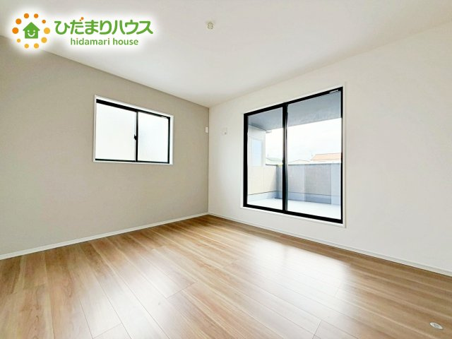 【寝室】 | ひたちなか市市毛4期　新築戸建　1号棟 | 気品のある柄のアクセントクロス♪寝室をおしゃれに演出してくれます(*^^*)