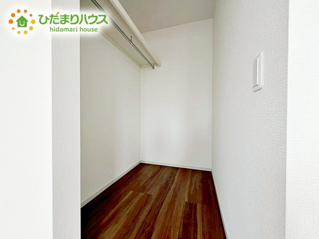 【収納】 | ひたちなか市市毛4期　新築戸建　1号棟 | 衣類も小物もまとめて収納できます！しまう場所に迷わず、毎日の身支度がスムーズになるウォークインクローゼットが備わっております。